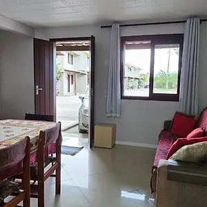 Residencial Hannah - Casa 6 - Sc - Bairro Perequê Casa de Férias
