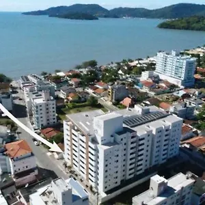 Apartamento 3 Dorm A 100 Metros Da Praia De Perequê Em Apartamento